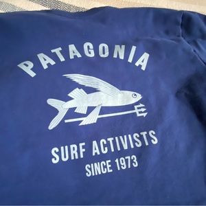 Patagonia Women’s cropped sweatshirt size M